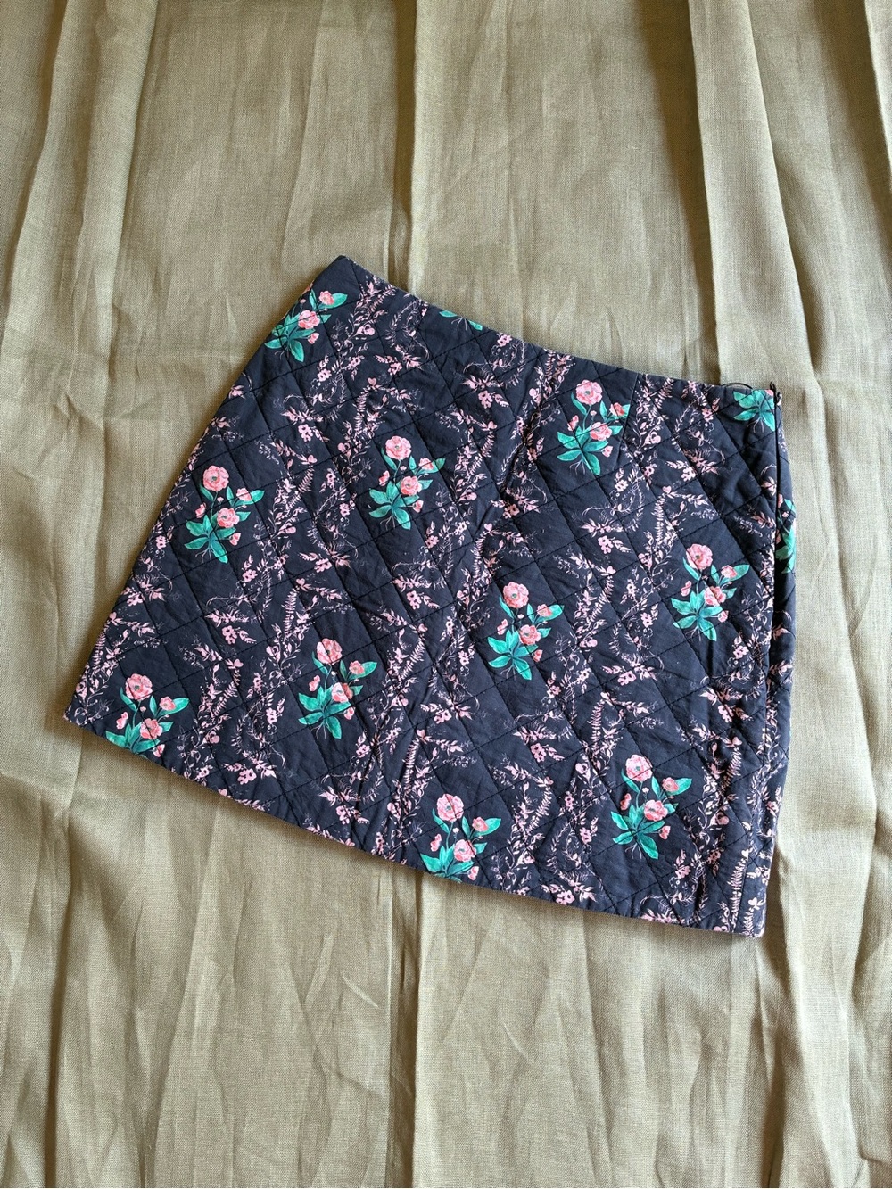 Rachael Antanoff Floral Quilted Black Mini Skirt with Pink Roses Womens Size 8